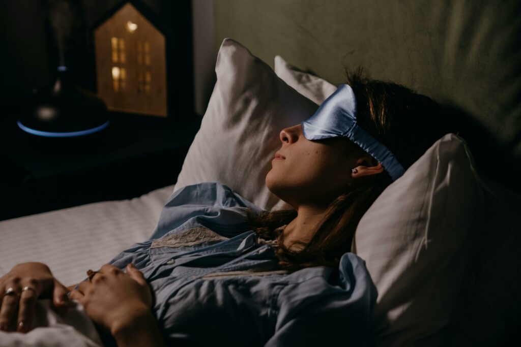 Sleep Tips • Rest, Relax & Restore Hybrid Sleep Schedules: Finding a Rhythm